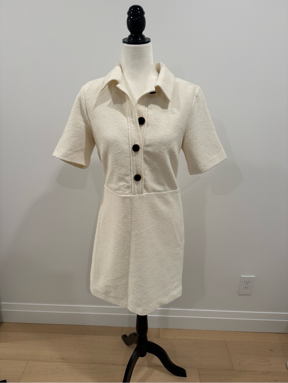 H&M NWOT Cream Short-Sleeve Textured Dress with Button Front